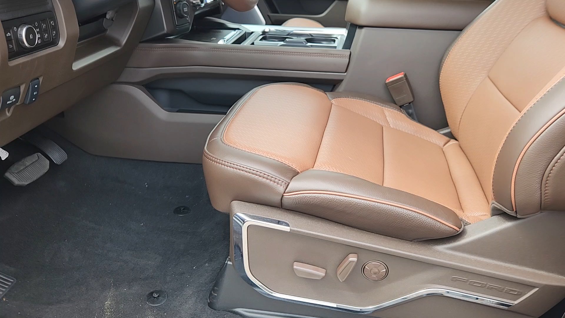 New 2026 Star White Metallic Tri-Coat Ford King Ranch image 31