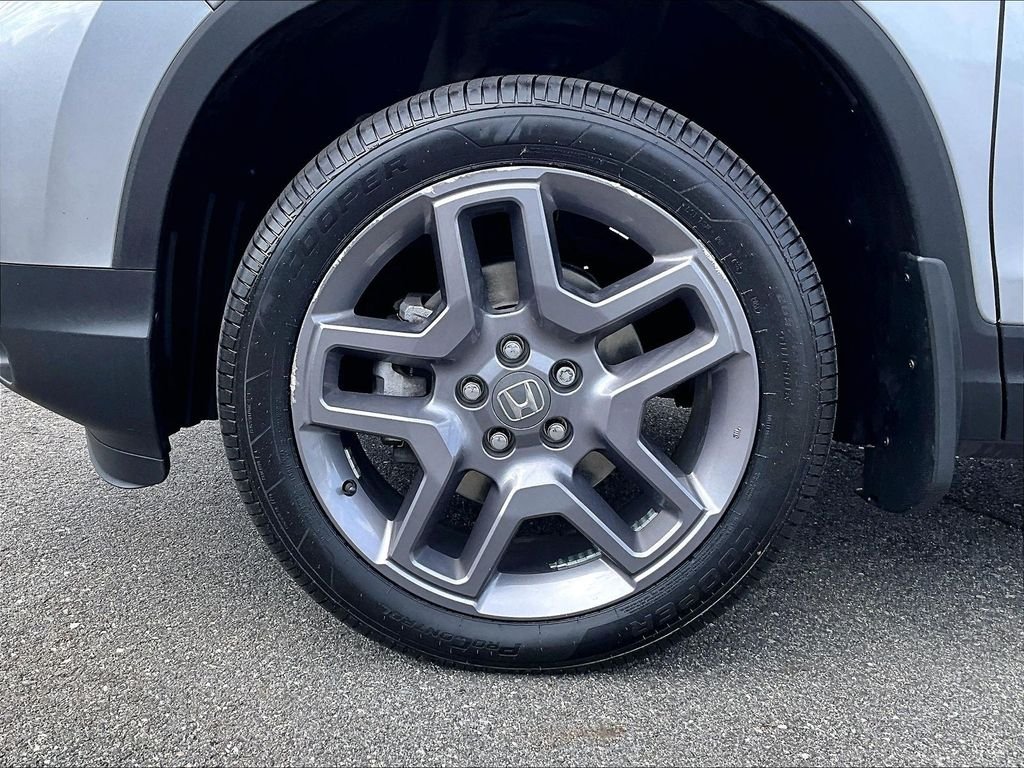 Used 2023 Gray Honda EX-L image 7