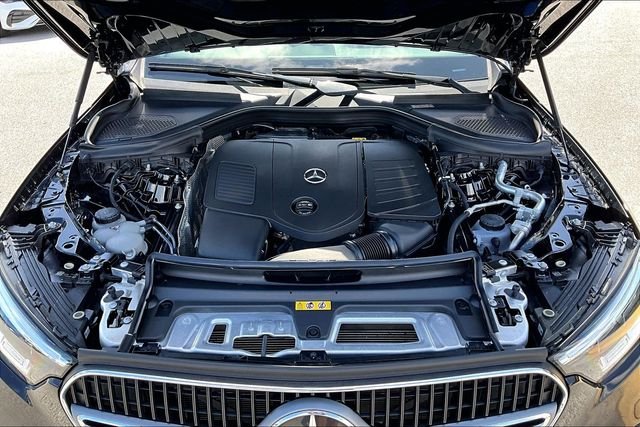 Used 2024 Black Mercedes-Benz GLC 300 image 29