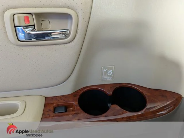Used 2006 Gold Toyota Limited image 39