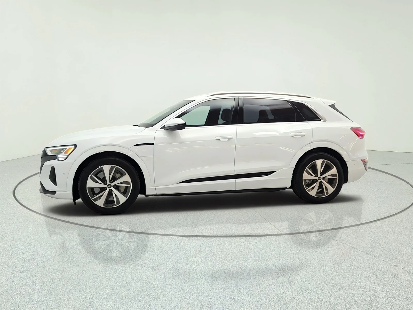 Used 2024 Glacier White Metallic Audi Premium Plus quattro image 8