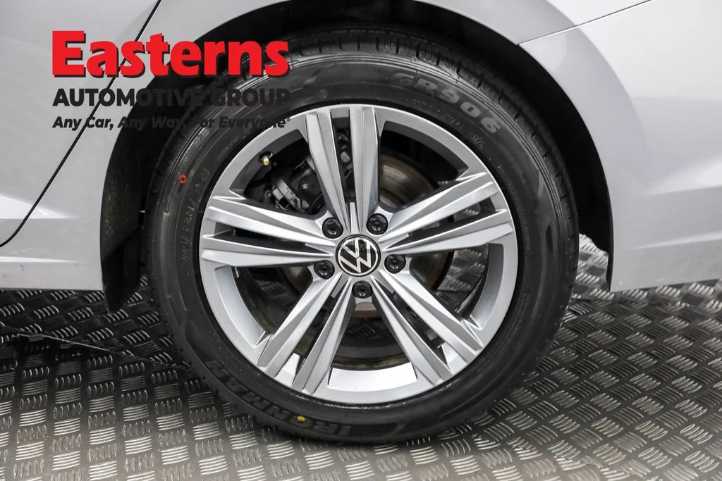 Used 2024 Silver Volkswagen 1.5T SE image 30