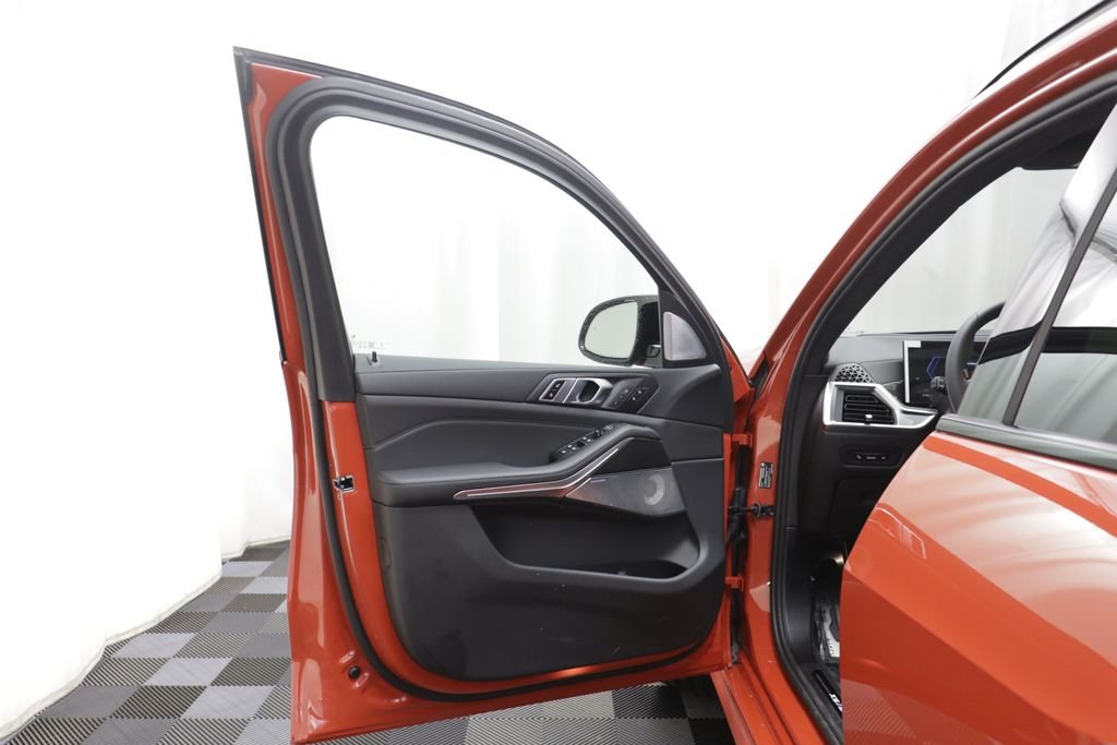 New 2026 Toronto Red Metallic BMW Competition image 5