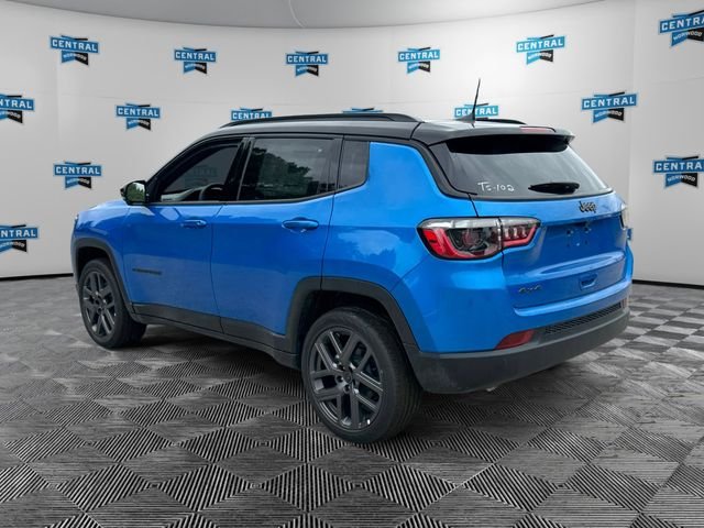 New 2025 Hydro Blue Pearl-Coat Exterior Paint Jeep Limited image 3