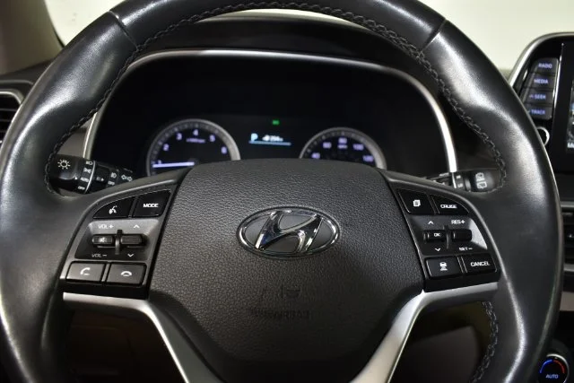 Used 2020 Black Hyundai Ultimate image 17