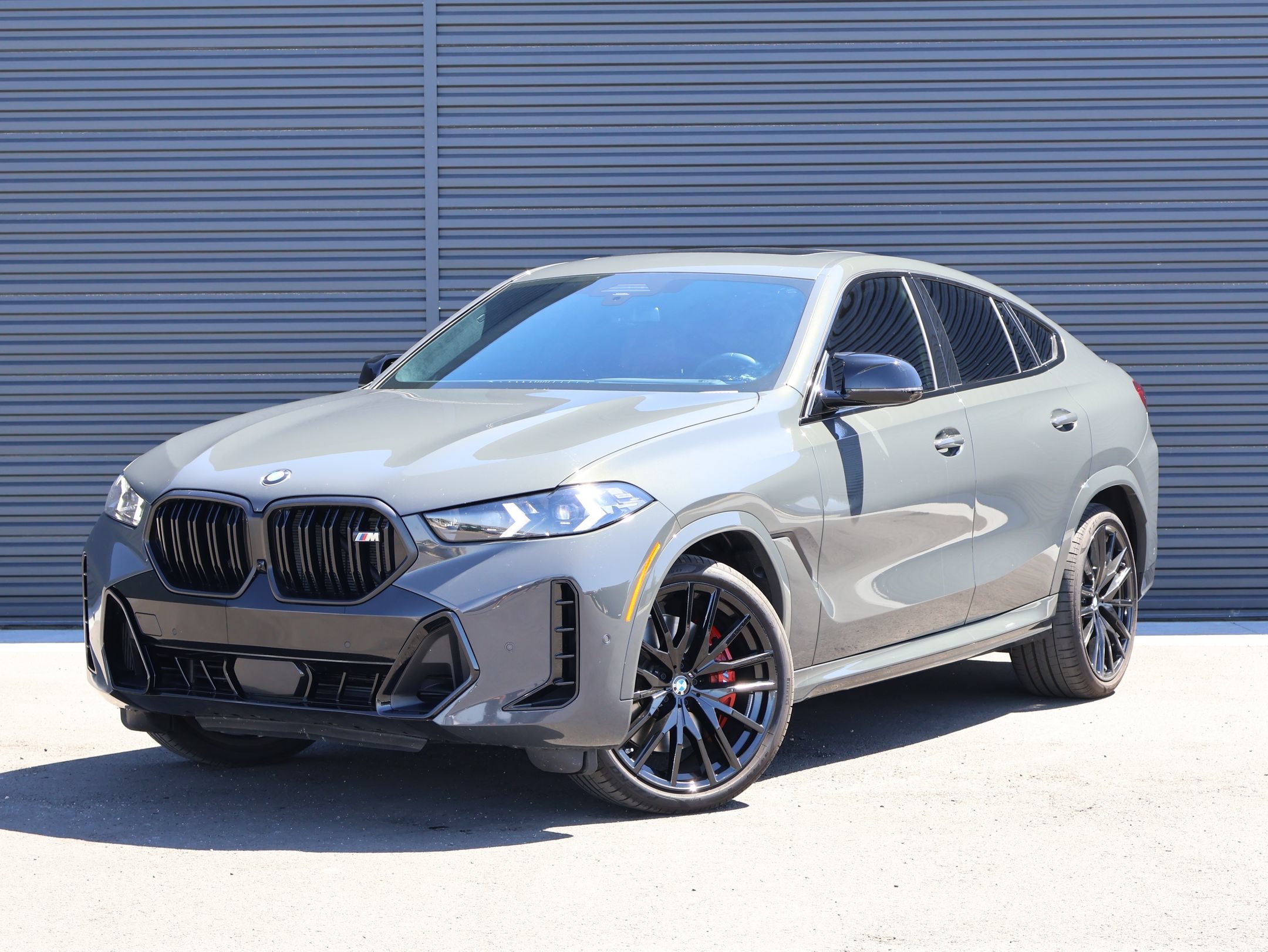Used 2026 Dravit Grey Metallic BMW M60i image 1