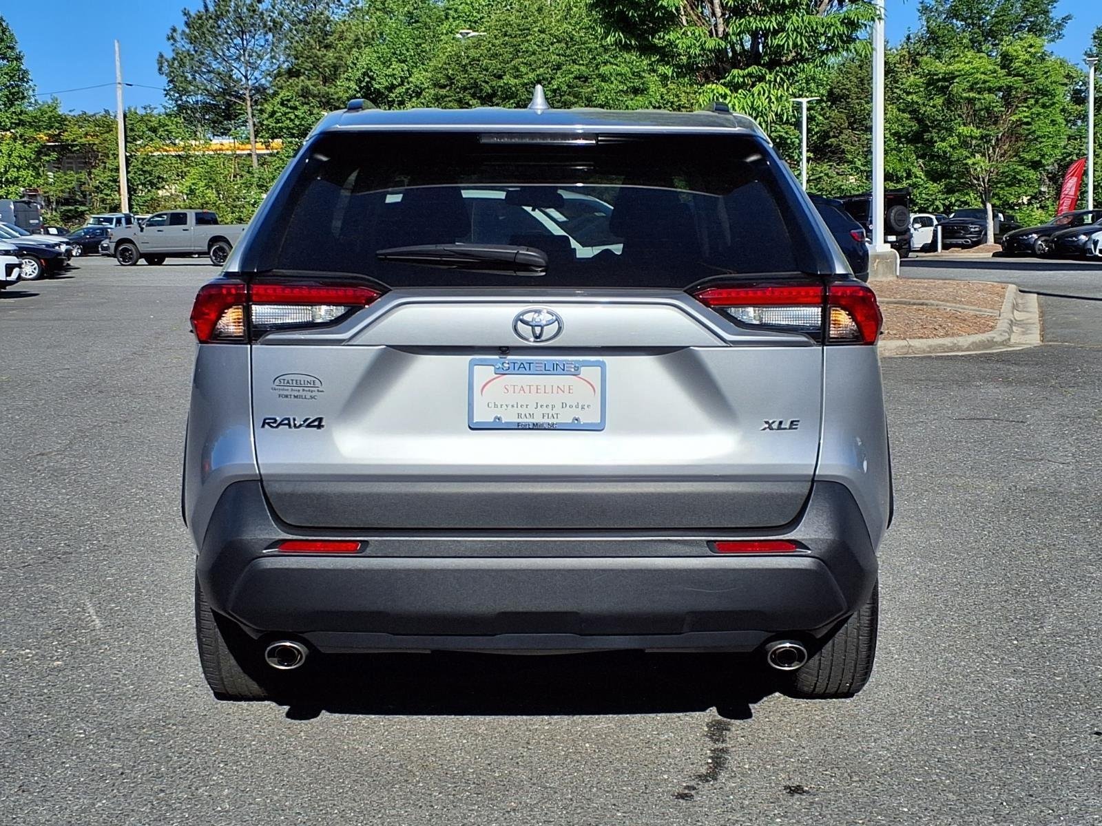 Used 2024  Toyota XLE image 9