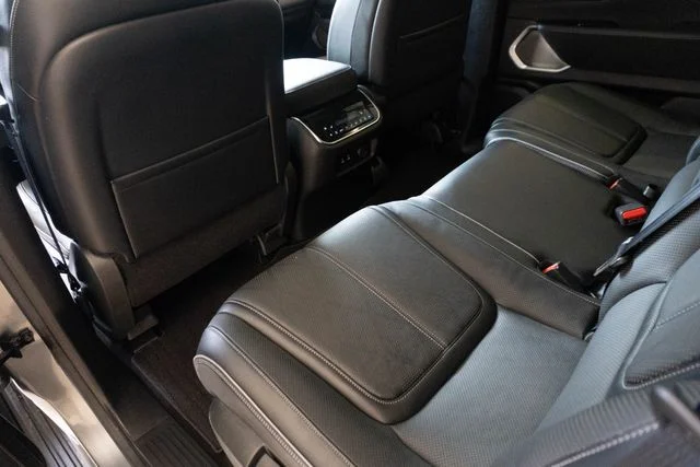 Used 2025 Silver INFINITI SENSORY image 26