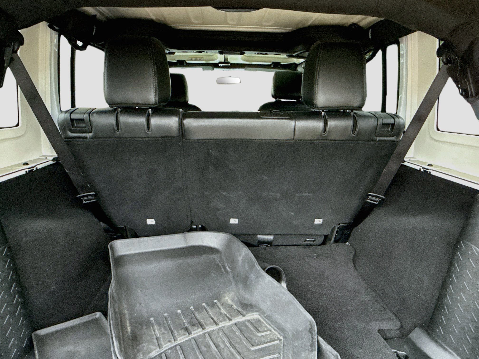 Used 2018 Bright White Clearcoat Jeep Altitude image 23