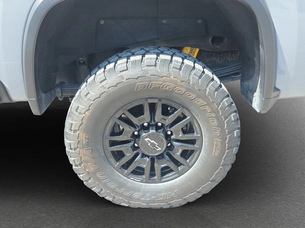 Used 2025 Slate Gray Metallic Chevrolet ZR2 image 5