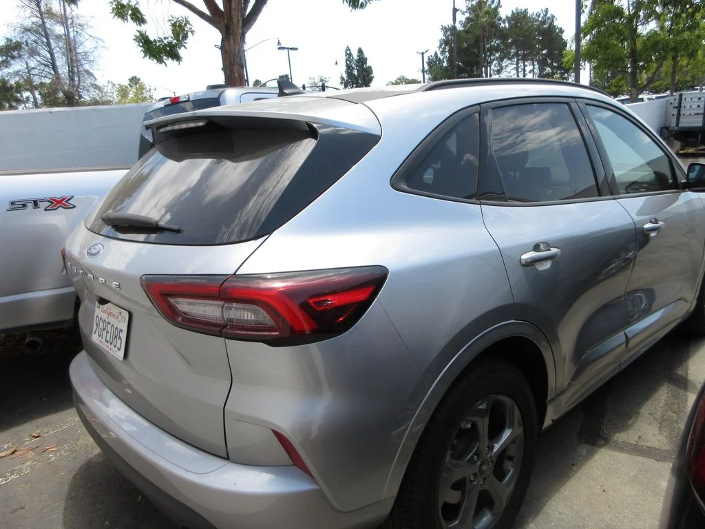 Used 2023 Silver Ford ST-Line image 3