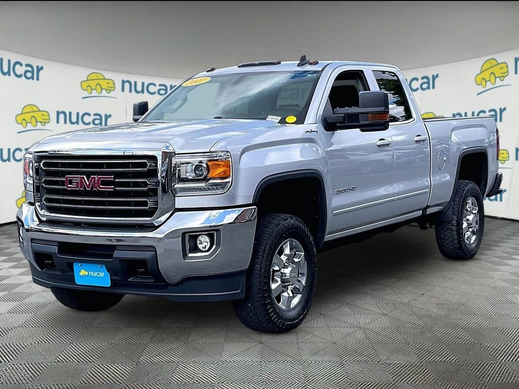 Used 2017 Silver GMC SLE image 3