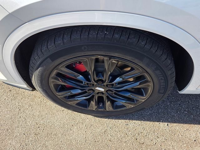 Used 2023 White Cadillac Sport image 21