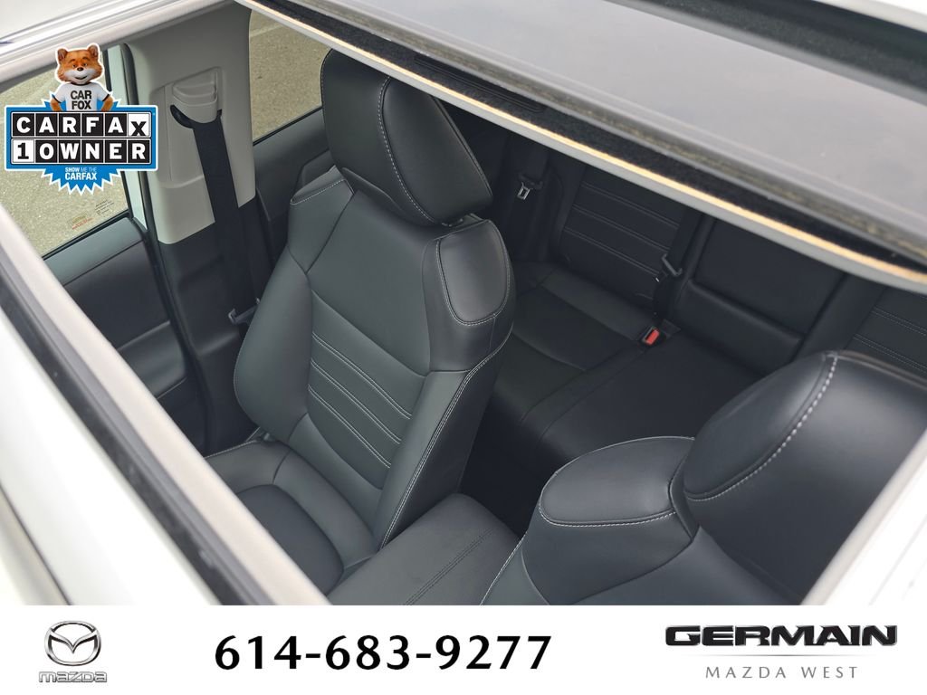 Used 2025 Beige Toyota XLE Premium image 23