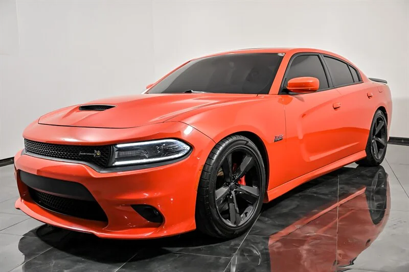 Used 2017 Go Mango Dodge R/T Scat Pack image 5