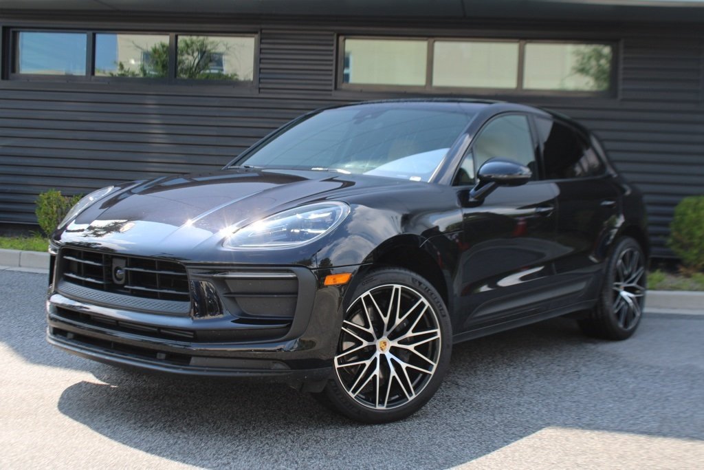 2025 Porsche Macan Base