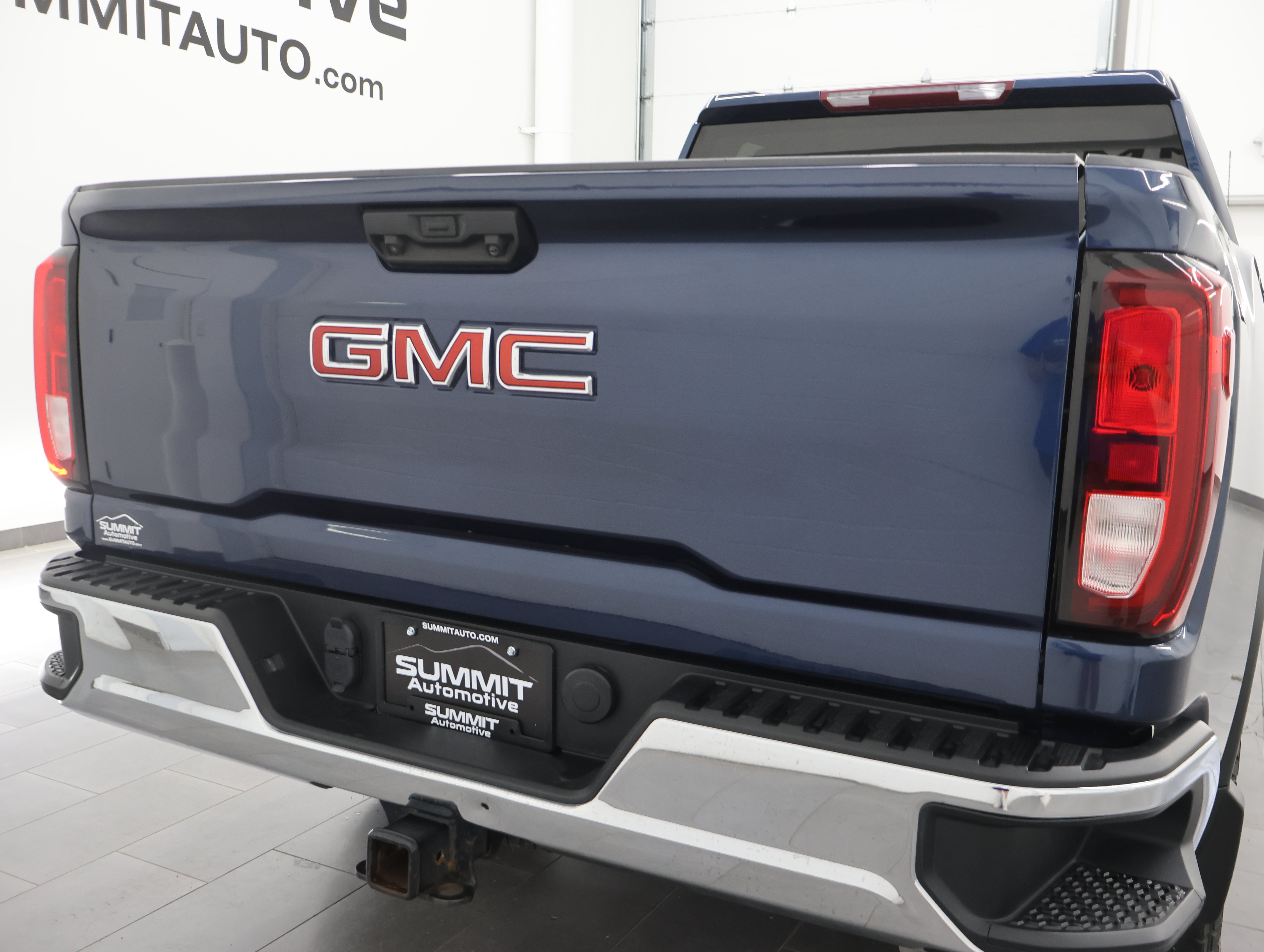 Used 2023 Pacific Blue Metallic GMC 4x4 Crew Cab SLE: CREW-SHORT-SLE-6.6L DIESEL-4WD-BACKUP CAM image 27