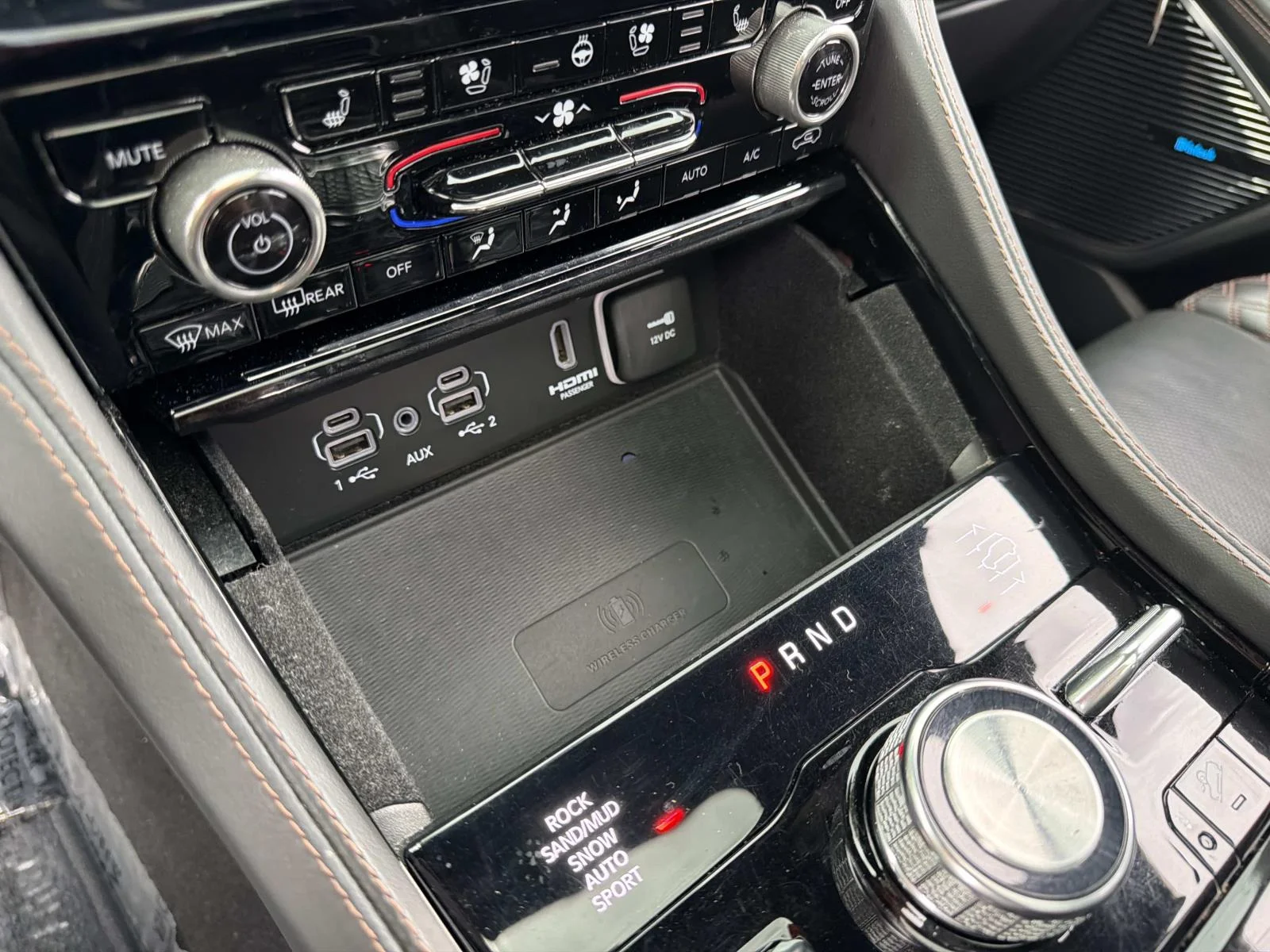 Used 2023 White Jeep Summit Reserve image 39
