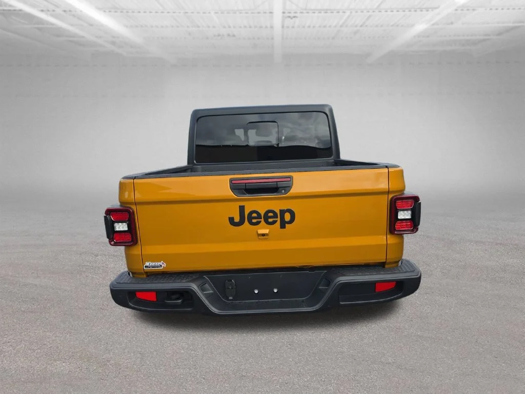 New 2026 Goldilocks Exterior Paint Jeep Sport S image 4