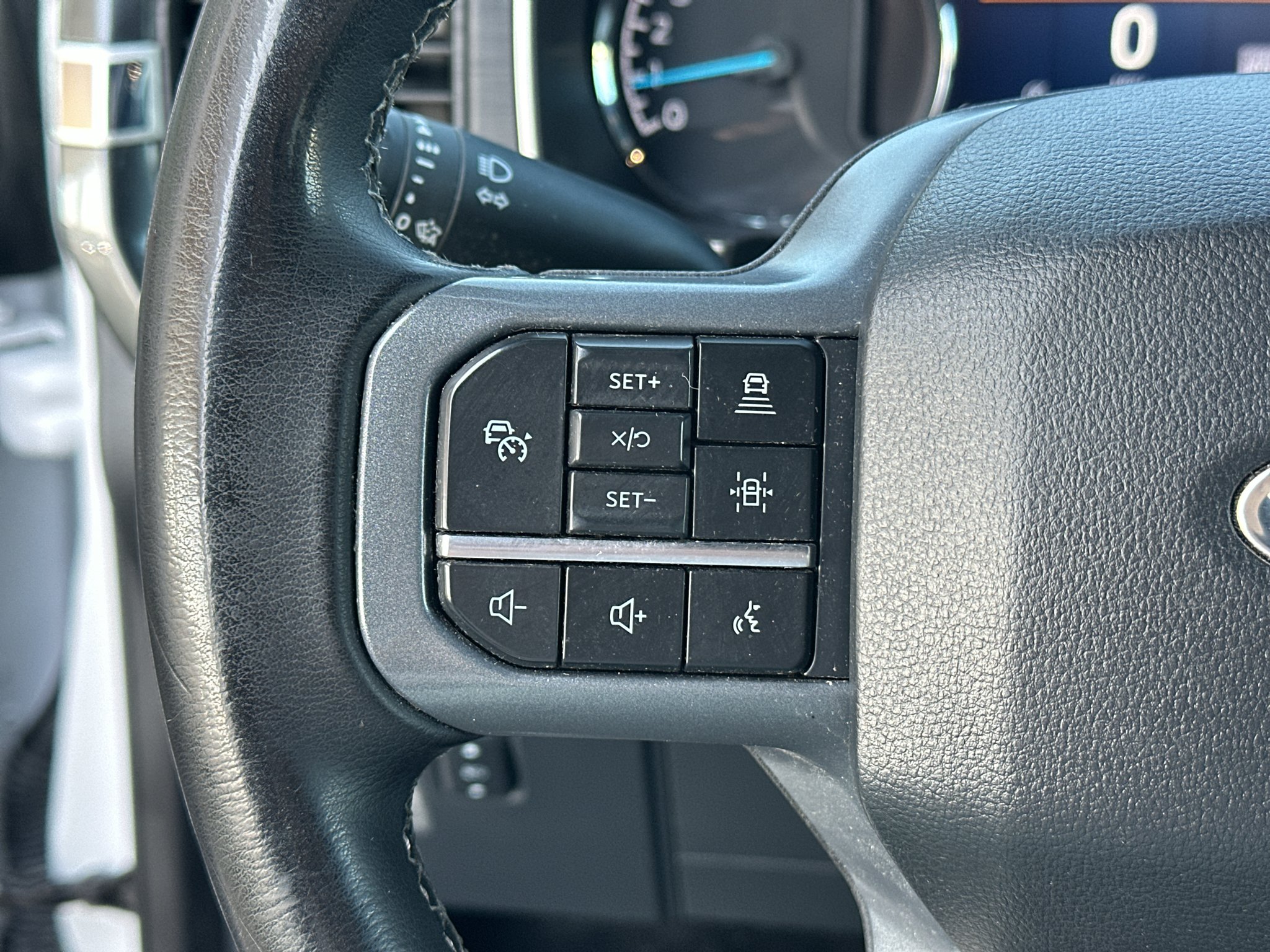 Used 2023 Oxford White Ford XLT image 19