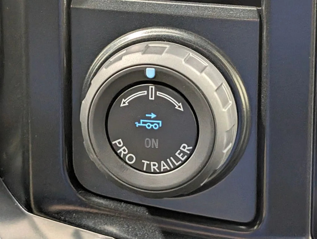 New 2026 Oxford White Ford F-250® Lariat® image 7