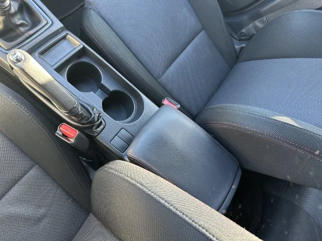 Used 2018 White Subaru  image 21
