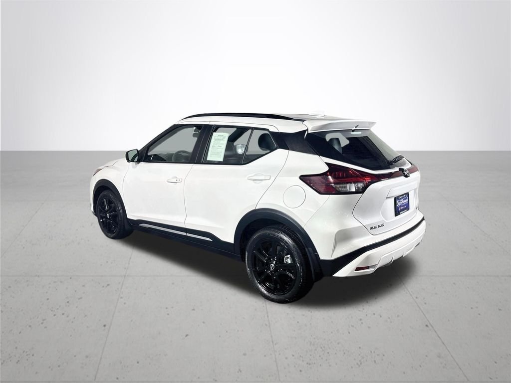 Used 2024 Aspen White Nissan SR image 8