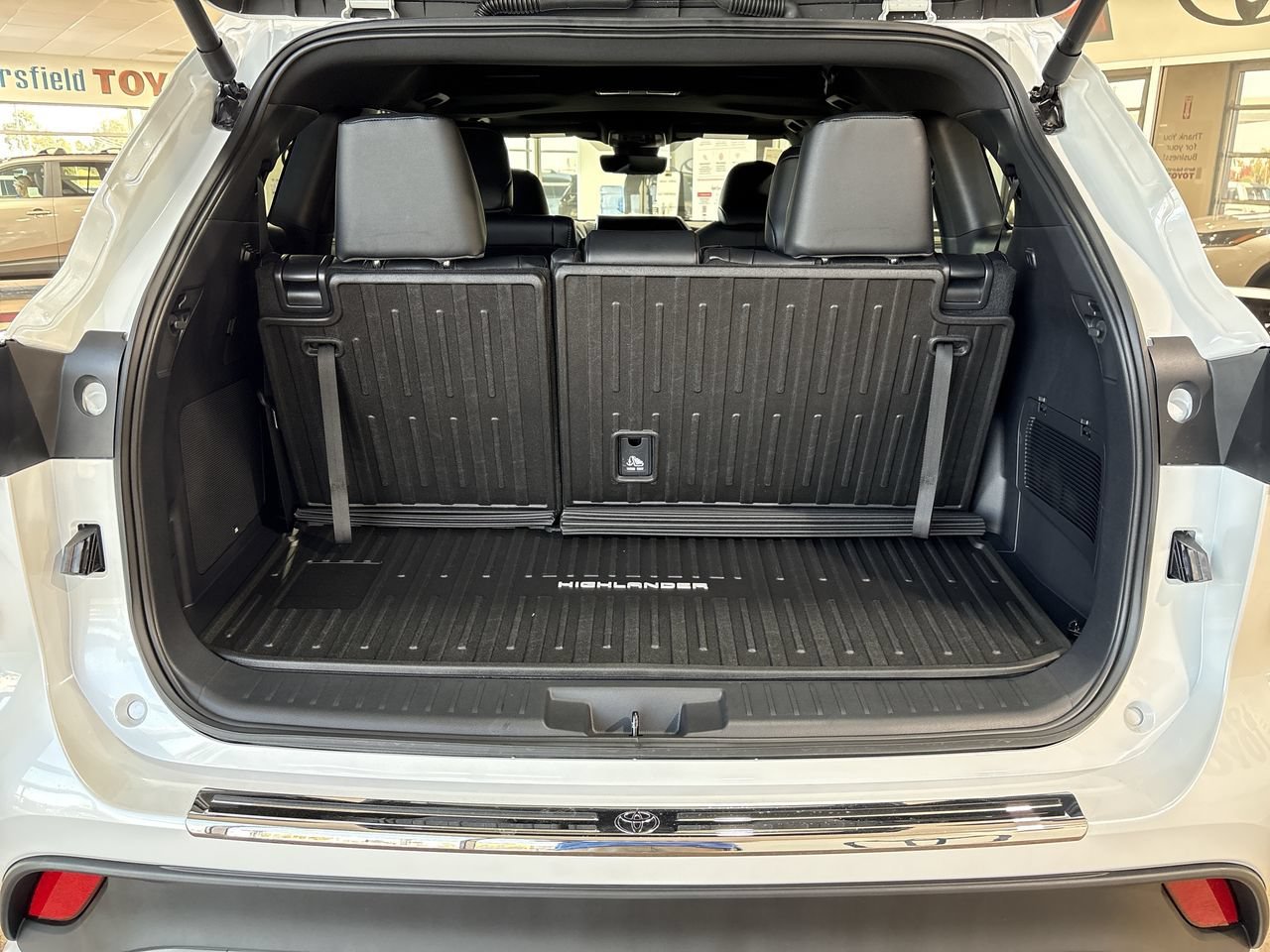 New 2026 Wind Chill Pearl <sup>1</sup> Toyota  XSE image 26