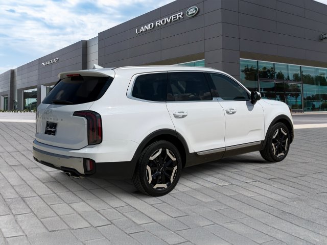 Used 2023 White Kia EX image 5