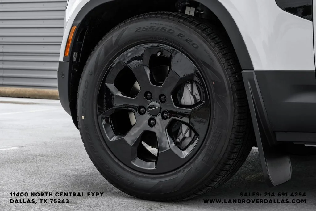 New 2026 Fuji White Land Rover S image 59