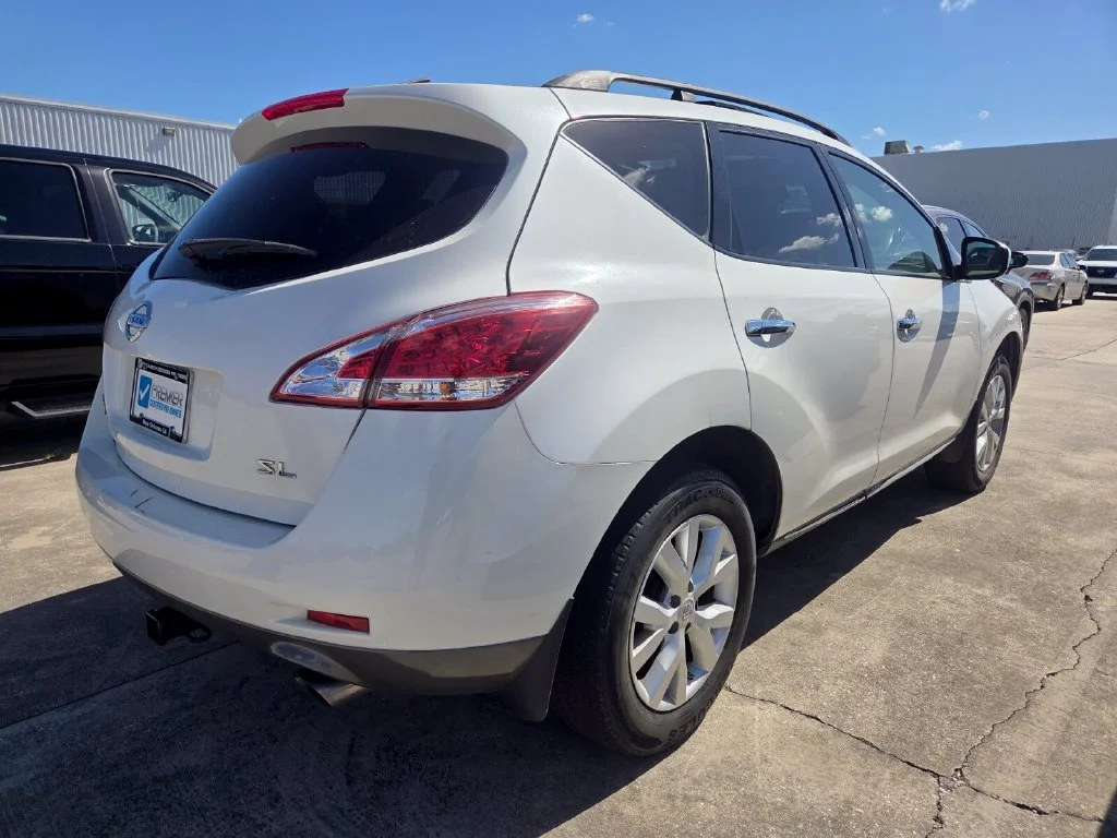 Used 2012 White Nissan SL image 4