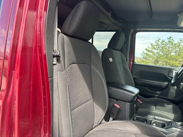 Used 2021  Jeep Sport image 25