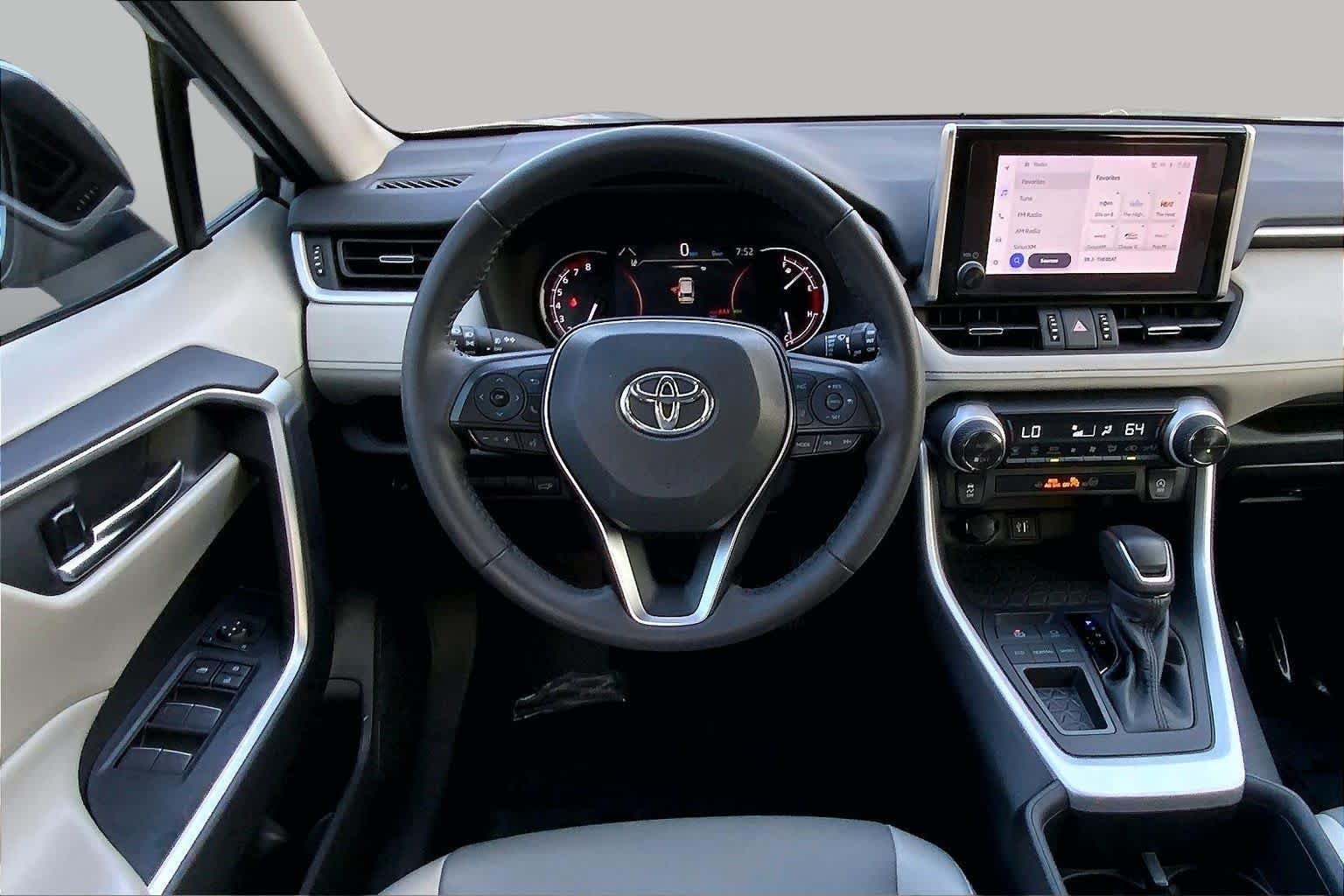 Used 2024 Silver Sky Metallic Toyota XLE Premium image 6