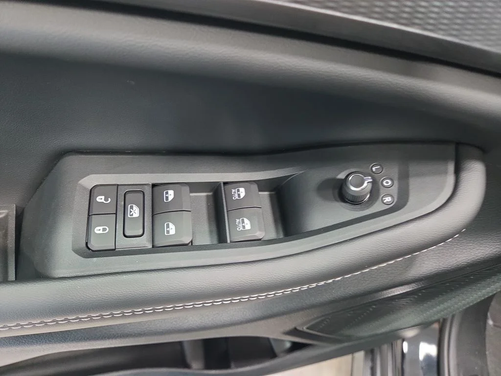 New 2027 High Gloss Black Jeep Laredo X image 19