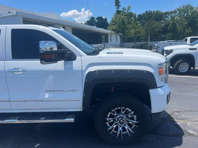 Used 2017 SUMMIT WHITE GMC Denali image 2