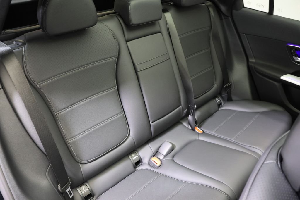 Used 2026 Black Mercedes-Benz GLC 300 image 49