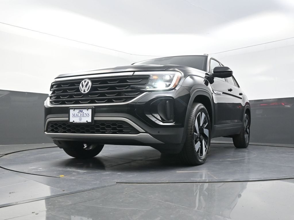 Used 2026  Volkswagen SE w/Technology image 26