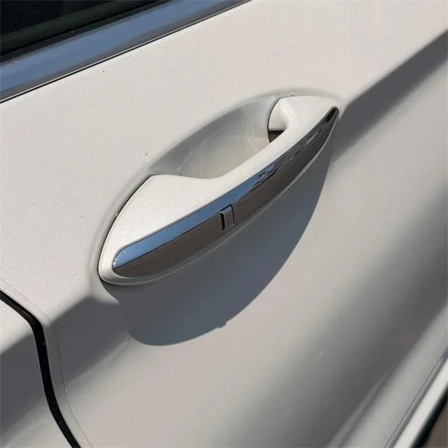 Used 2025 White INFINITI LUXE image 10