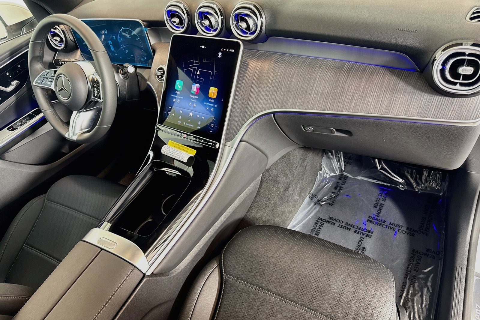 New 2026 Polar White Mercedes-Benz GLC 300 image 27