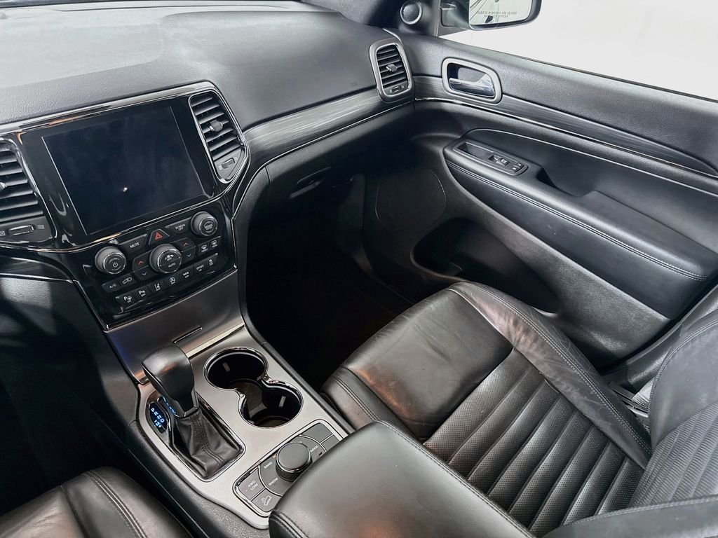 Used 2020 Diamond Black Crystal Pearlcoat Jeep Limited X image 21