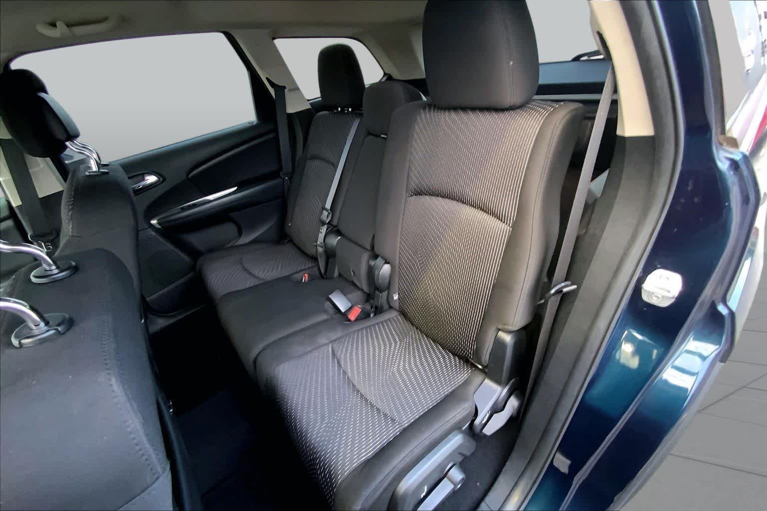 Used 2014 Fathom Blue Pearlcoat Dodge SXT image 18
