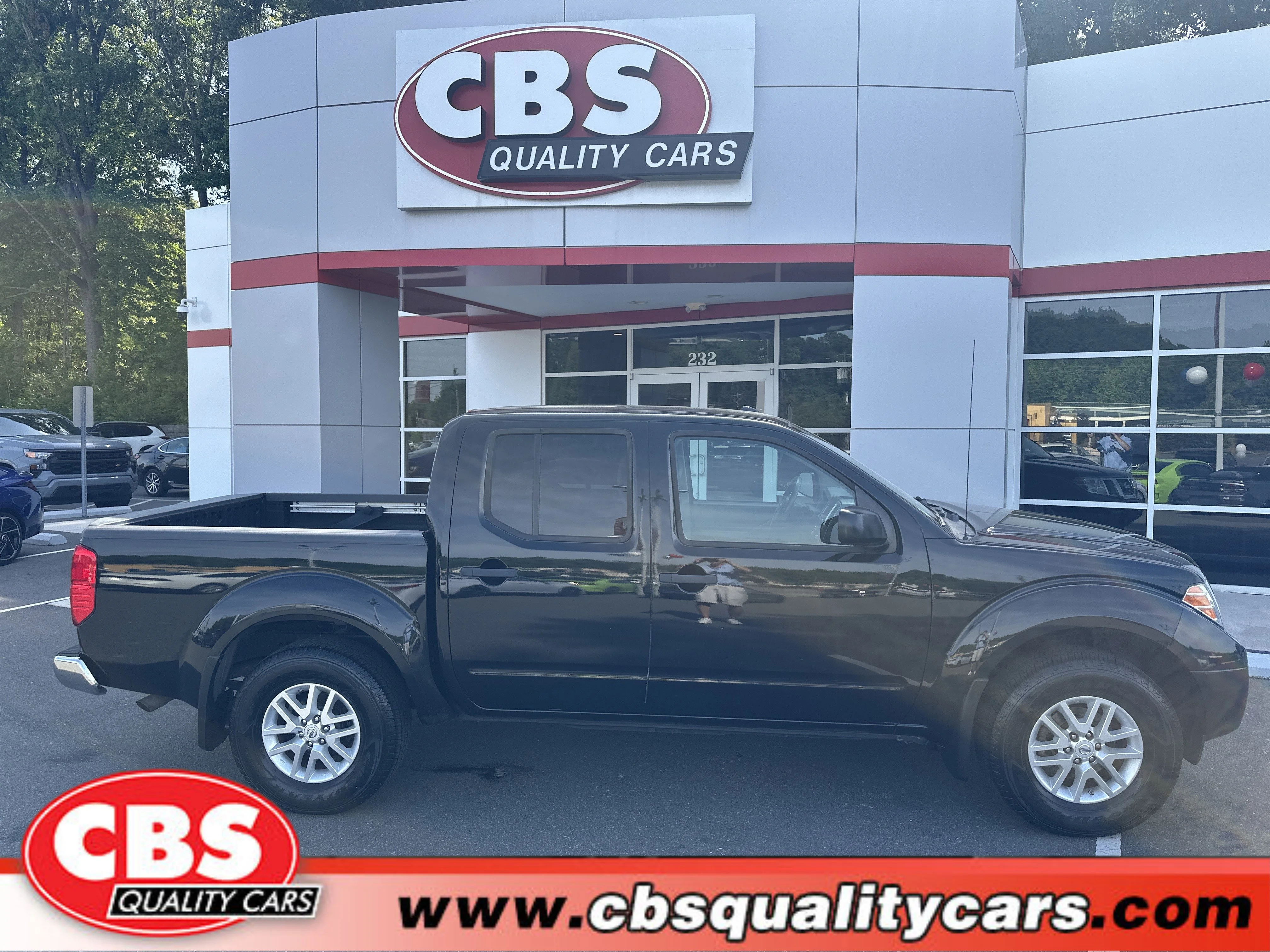 2017 Nissan Frontier 4.0 SV Crew Cab 4X4 AT SWB's photo