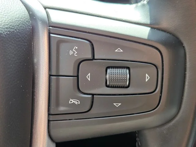 Used 2024 Silver GMC SLT image 21