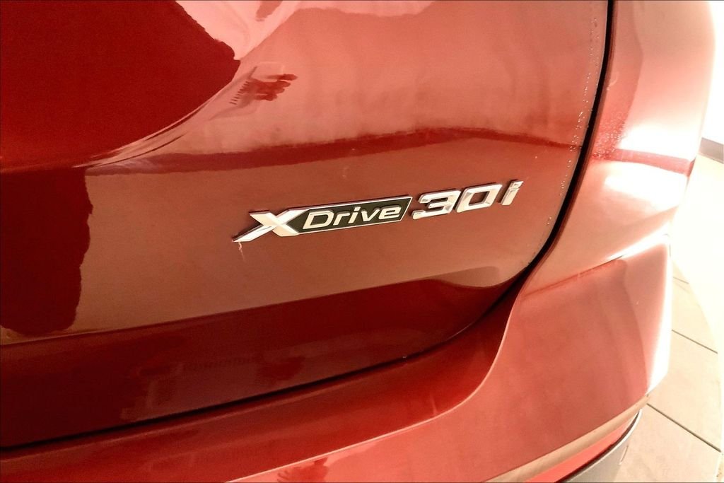 Used 2023 Aventurin Red Metallic BMW  image 30