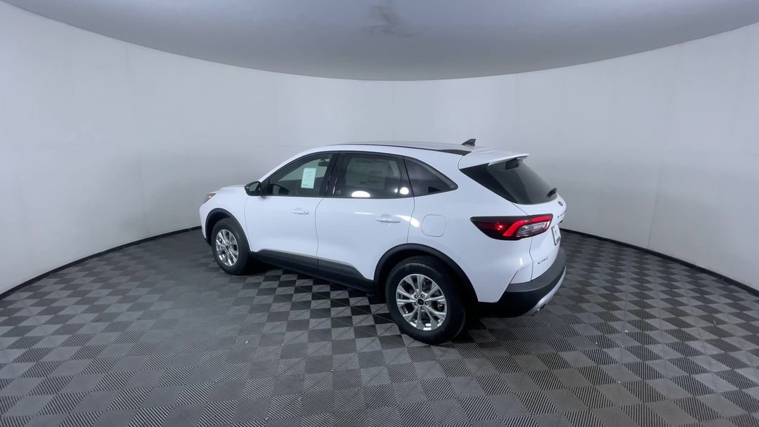 New 2026 Oxford White Ford Active image 7