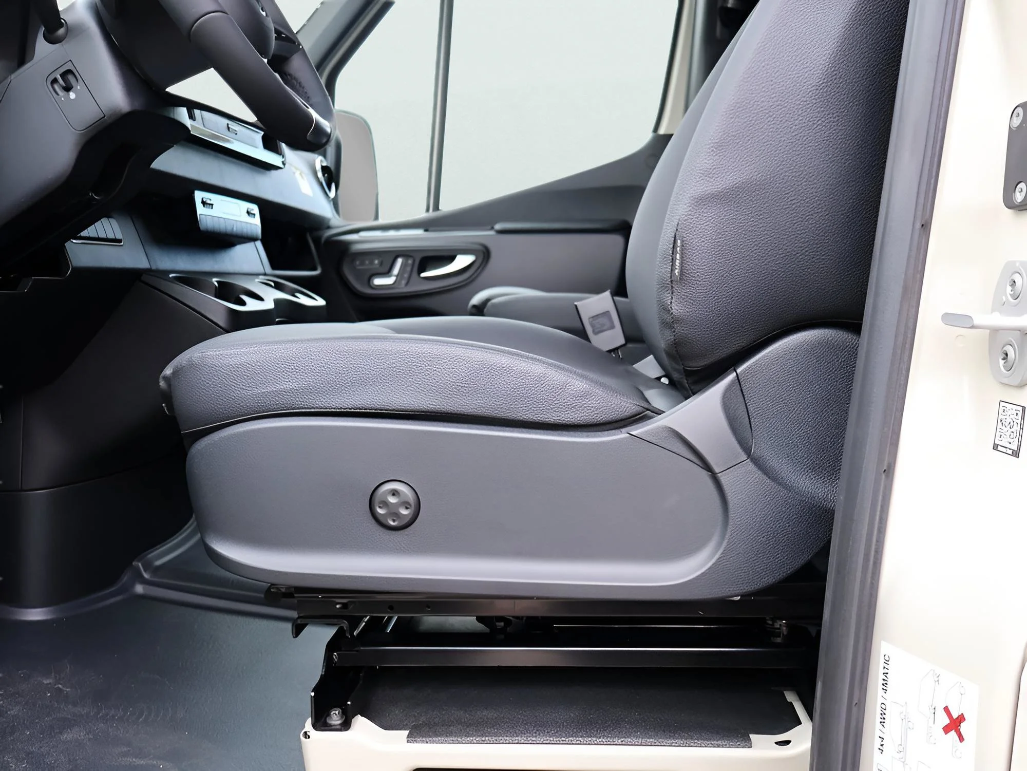 2026 Mercedes-Benz Sprinter Cargo Van Base - Photo 45