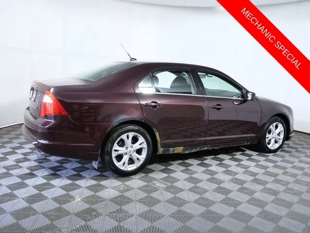 Used 2012 Red Ford SE image 8