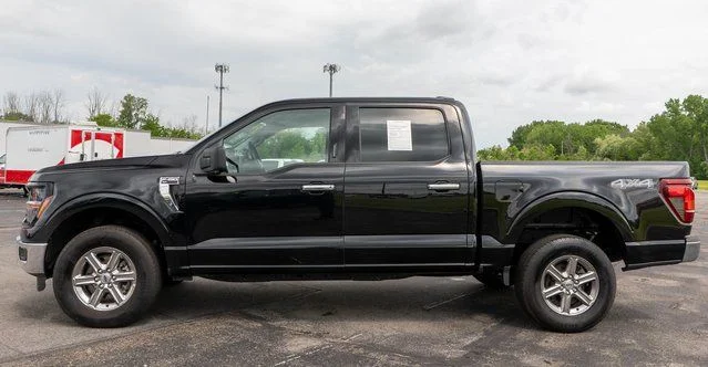 Used 2024 Black Ford XLT image 9