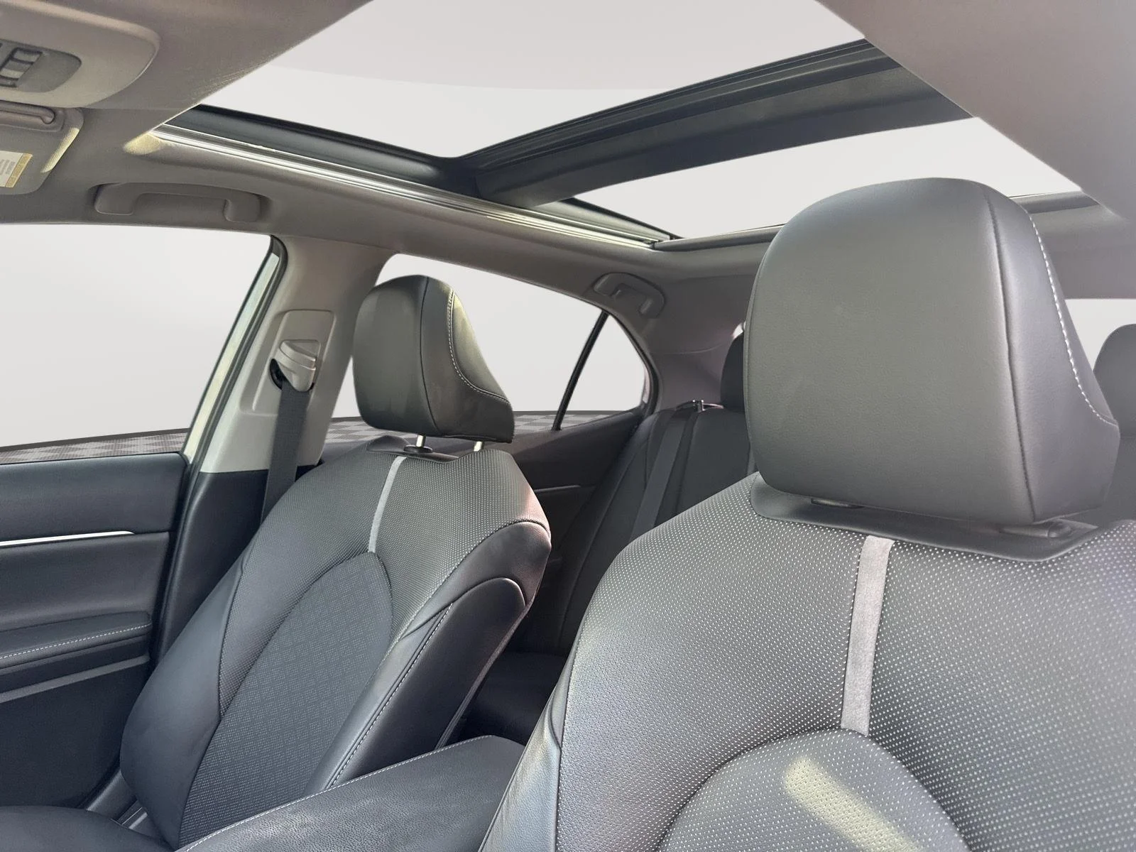 Used 2023 SILVER Toyota XSE image 27