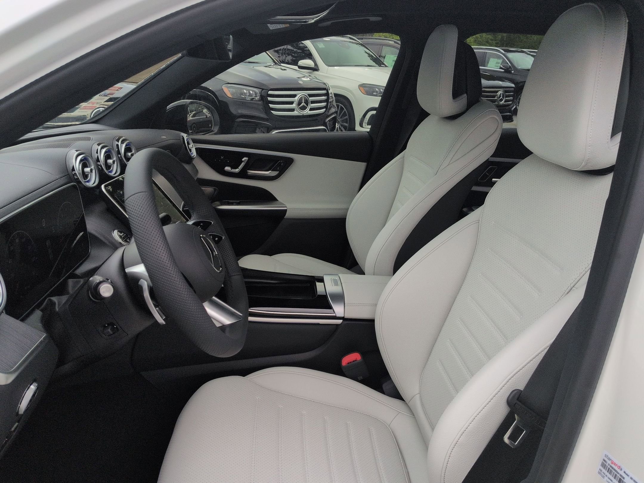 New 2026 Polar White Mercedes-Benz GLC 300 image 50